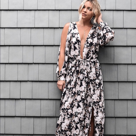 Dresses & Skirts - Cut out dress Dresses & Skirts - Cut out dress
